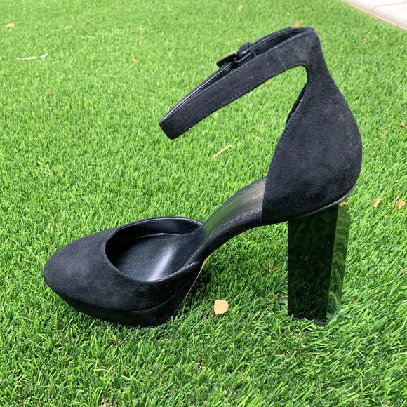 Michael Kors sues Sandal (NEW) - Picture 4 of 15